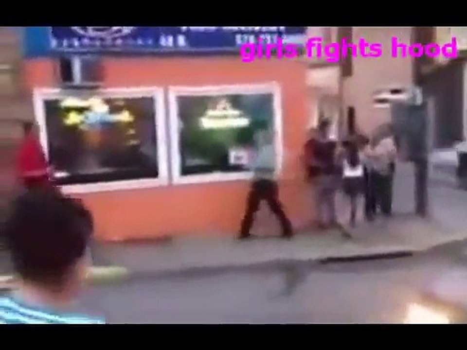 Black Girls VS White Girls Fighting in street YouTube