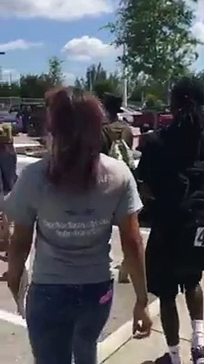 Extremely Graphic High School Fight...MUST WATCH !Extremely Graphic High School Fight...MUST WATCH !