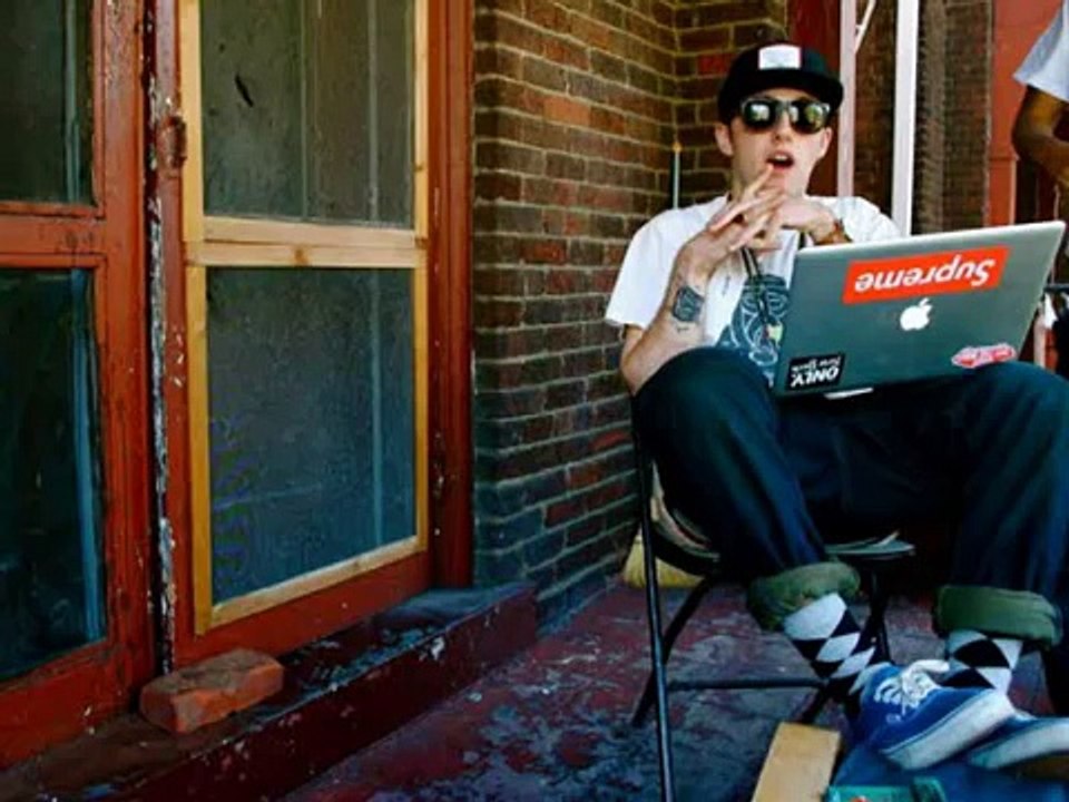 Live it up-Mac Miller