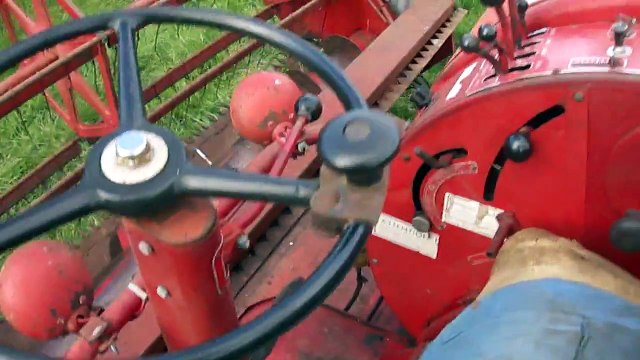 Moissonneuse Batteuse Massey-Ferguson 410 (2)