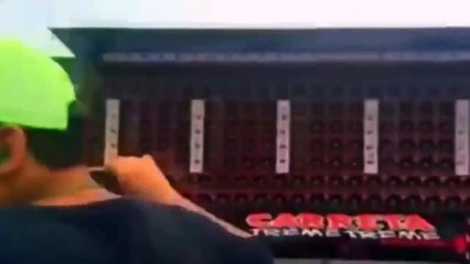 Стена из колонок с мощным звуком