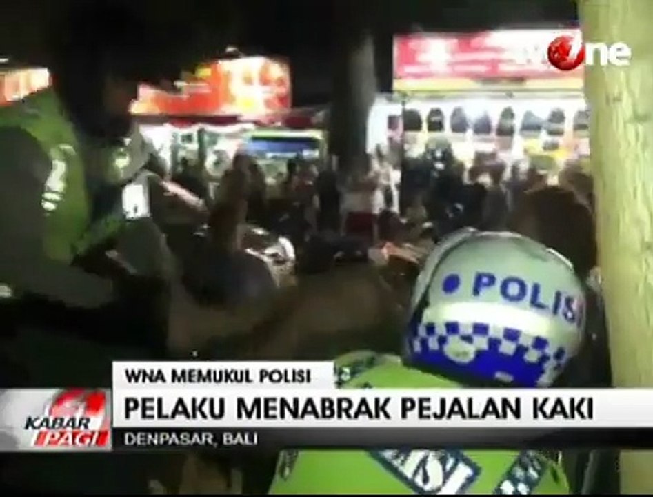 Warga Negara Asing Memukul Polisi Setelah Menabrak Pejalan Kaki