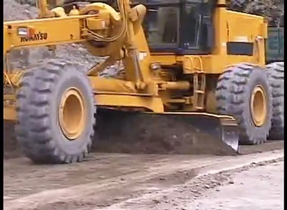 Komatsu motor grader GD825A