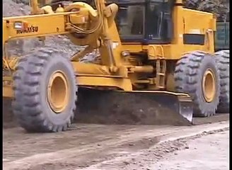 Komatsu motor grader GD825A