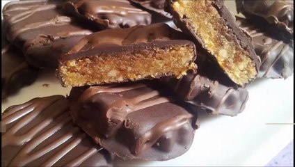 حلوى بعقدة اللوز