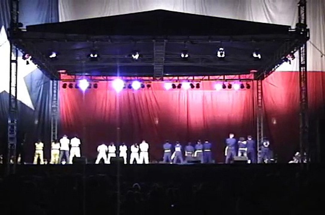 UT VSA Texas Revue 2005 (Main Mall Performance)