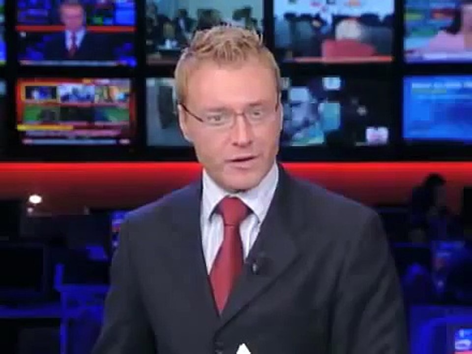 Monica Jagaciak falls at Herve Leger Fall Winter 2009 2010