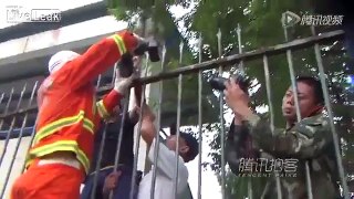 Student gets wrist pierced by iron spike when trying to climbing over fence to get out of school