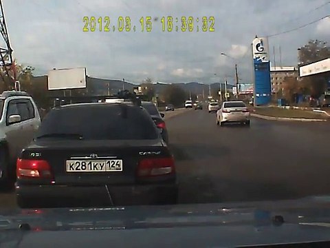 Очевидцы ДТП догнали Тойоту, вытолкнувшую машину под встречный грузовик