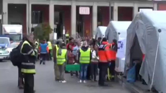 وصول الاف اللاجئين معظمهم من السوريين الى مدينة ميونخ الالمانية قادمين من هنغاري