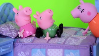 Pig George com Familia Peppa Pig no Hotel!!! Em Portugues Disneytoptoys Tototoykids