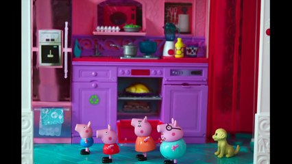 Скачать видео: Peppa Pig George comendo Play-doh Pizza Portugues massinha de modelar Casa da Barbie