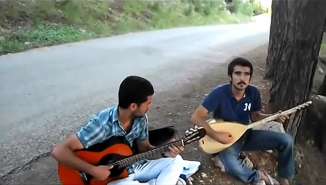 BAĞLAMA VE GİTAR EŞLİĞİNDE 'SEZENLER OLMUŞ'