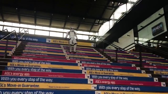 Il était un Stormtrooper qui ne savait pas descendre les escaliers