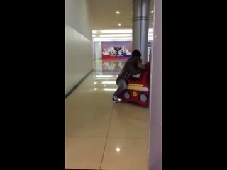 ٰIndia This Video Of A Mall Toy Car Operator Forcibly Kissing A Child Will Scare You, Even If You Are Not A Parent
