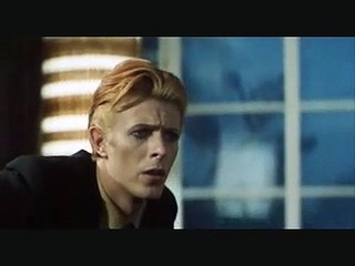 David Bowie in The Man who Fell to Earth - Outside