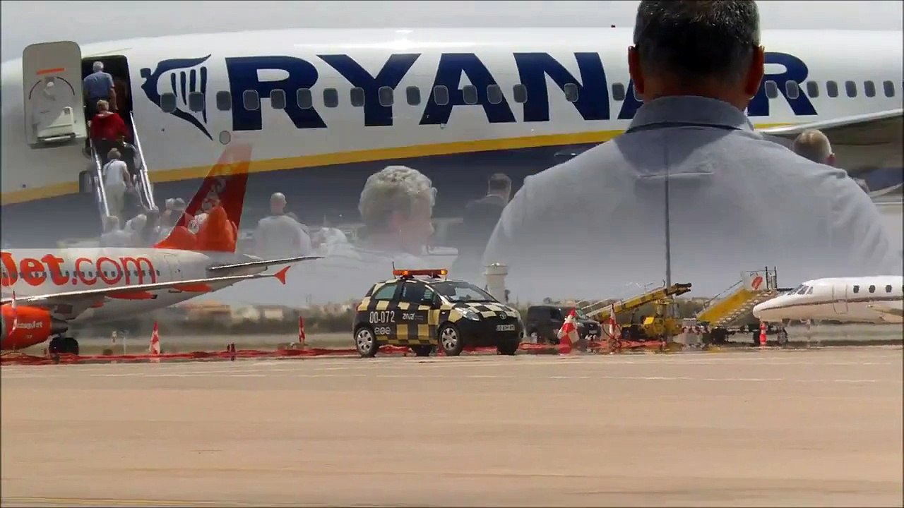 Departure from Faro Airport - RYANAIR 737-800