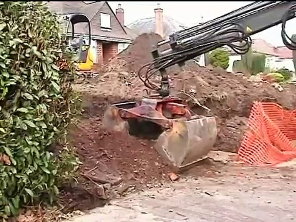 GRAB TRUCK muckaway with HIAB crane & clamshell bucket