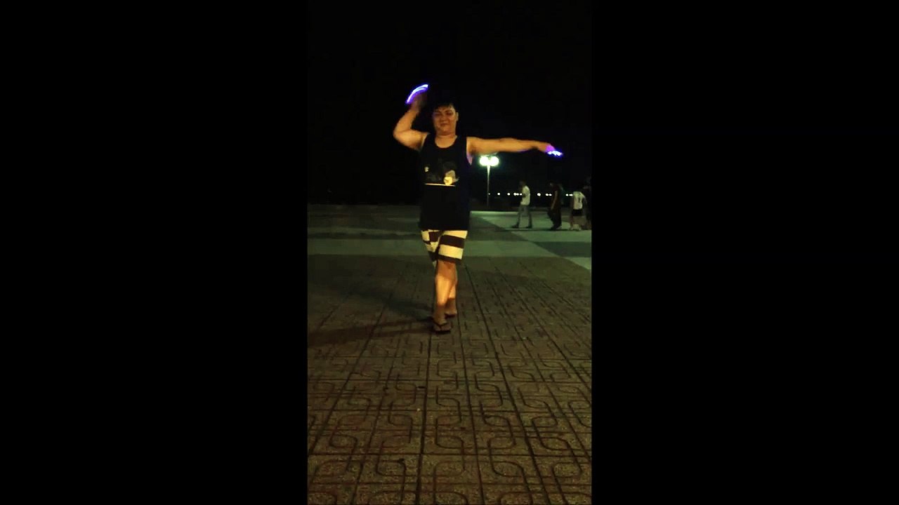 Doremon - waacking on the beach by using led