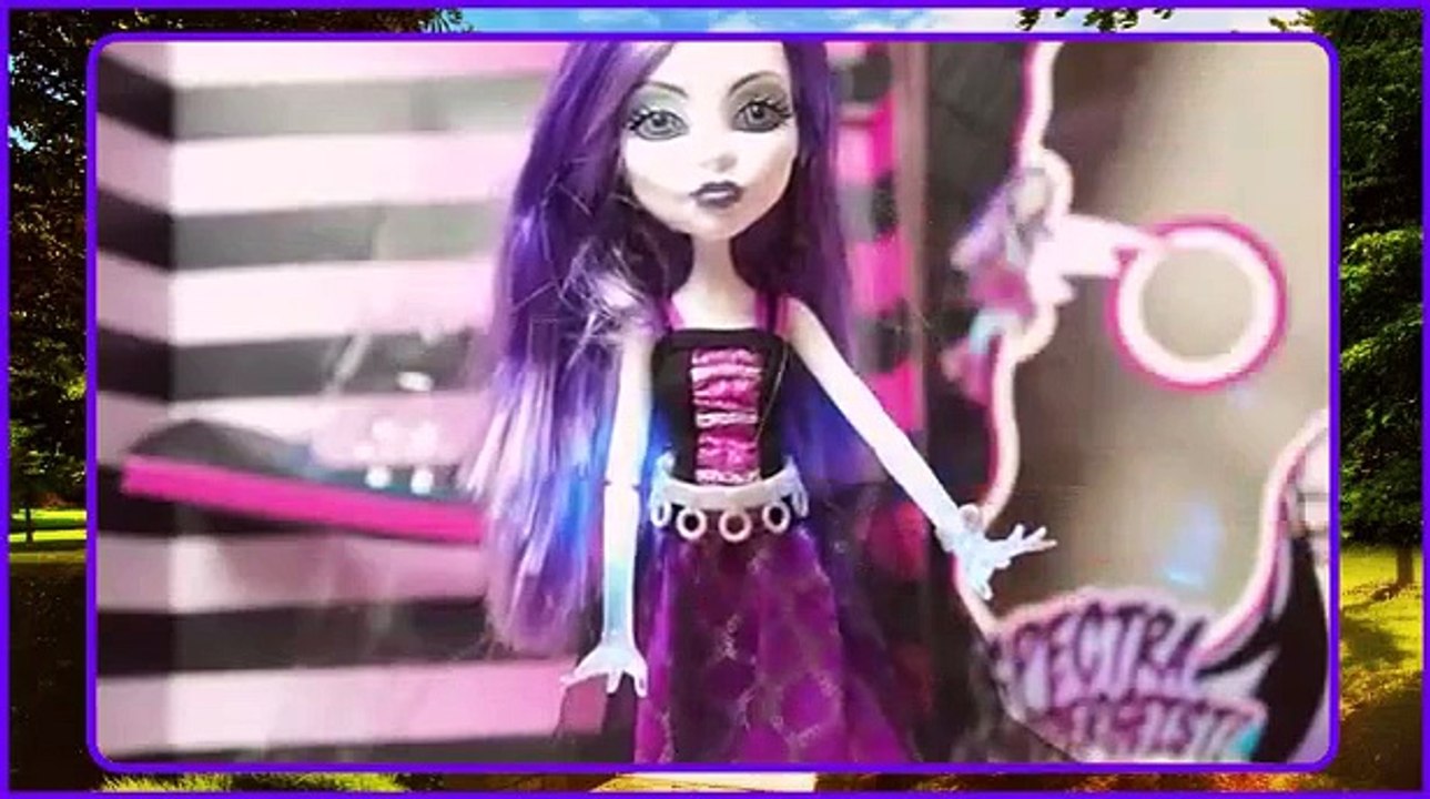 Spectra Vondergeist Monster High Doll Halloween Costume Makeup