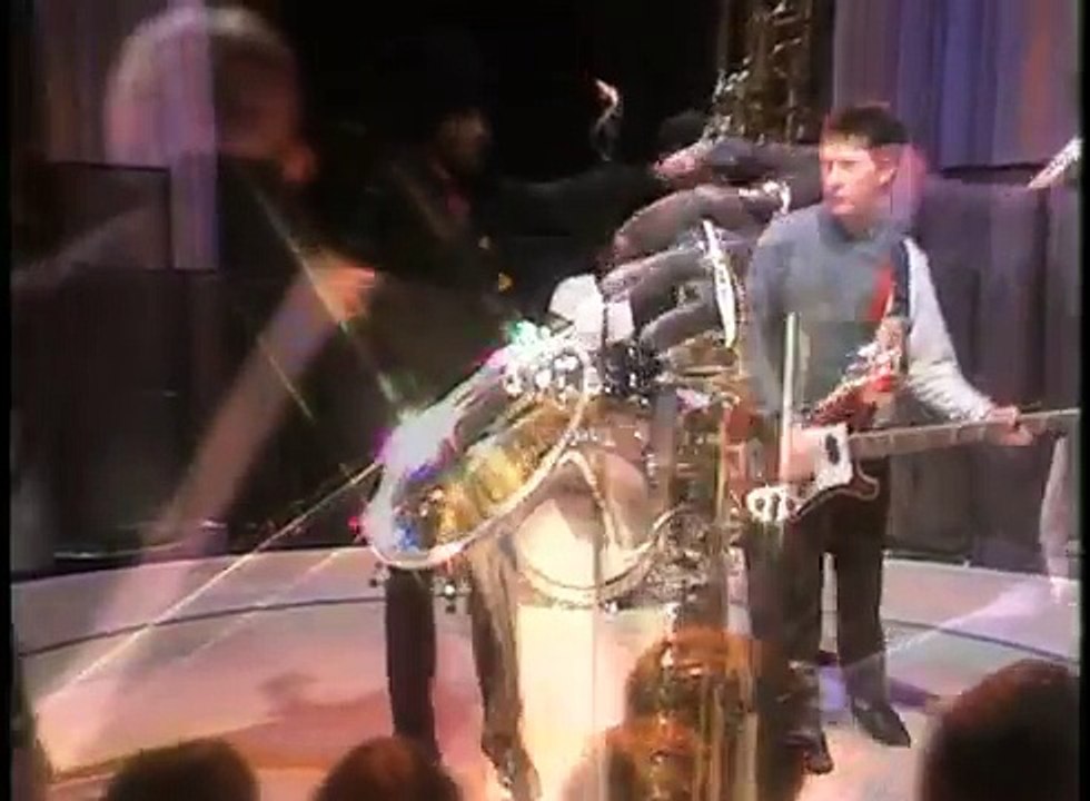 The English Beat - Mirror In Bathroom (Top of the Pops - Broadcast May 1, 1980)