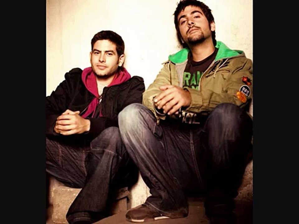 Estopa-Feliz entre tus Piernas