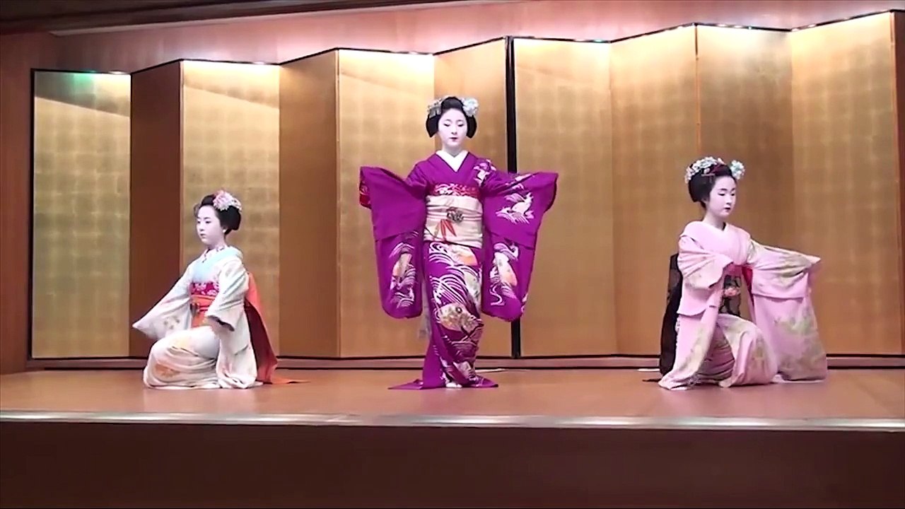Japan - Traditional Geisha Dance