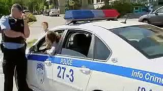Versteckte Kamera - Polizeiwagen klauen