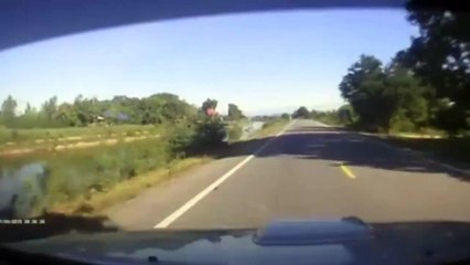 Meteor-Falls-in-Bangkok,-Thailand-(September-