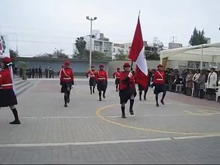 ESCOLTA Y ESTADO MAYOR DE LA I.E.EMBLEMATICA JUANA ALARCO DE DAMMERT - 65 ANIVERSARIO - 2010