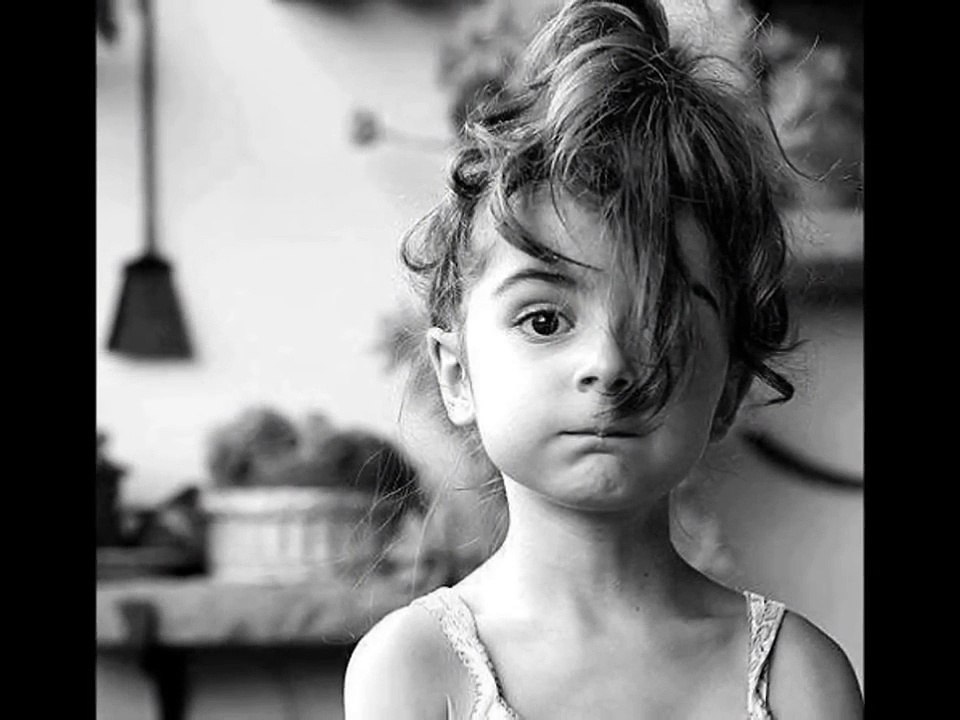 GOTTINGEN Paroles et Musique de BARBARA. Enfance.