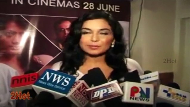 Seductive Pakistani actress Meera poses sensually Super Hot Video