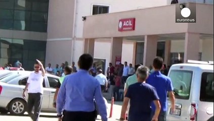 Télécharger la video: El PKK mata a al menos 15 policías turcos en dos ataques en el este de Turquía