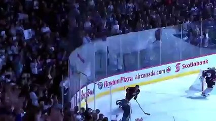 Teemu Selanne Returns to Winnipeg! - NHL 17/12/11