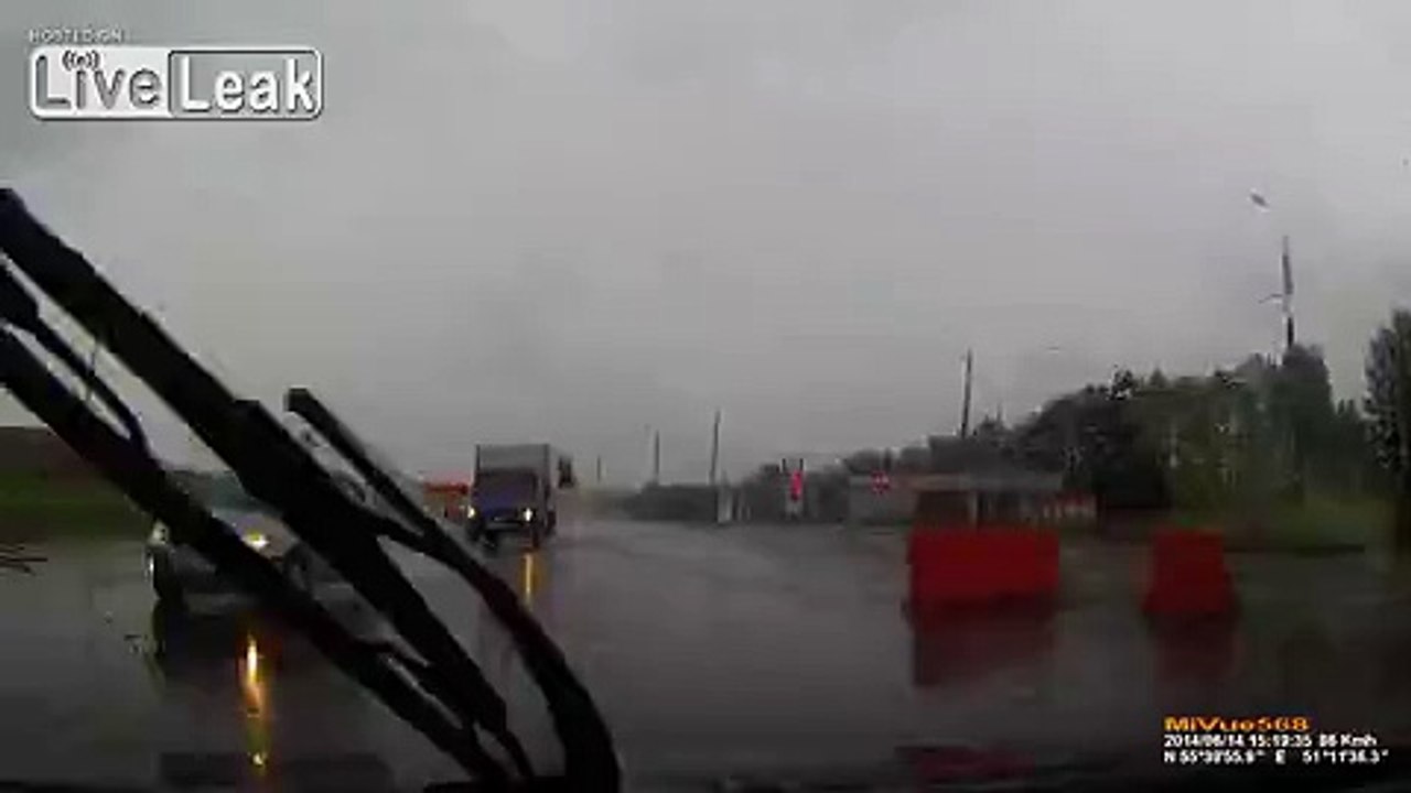 Brutal head-on Crash, 1 Dead.