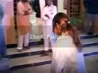 Pakistani girl saying LUND and abusing on live news in Pakistan