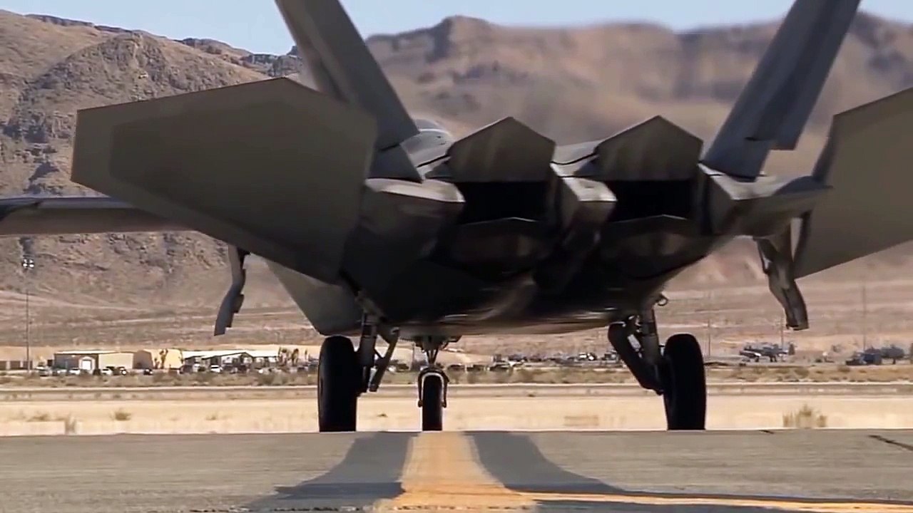 USAF F-22 RAPTOR Stealth Fighter Amazing SUPERMANEUVERABILITY Demo