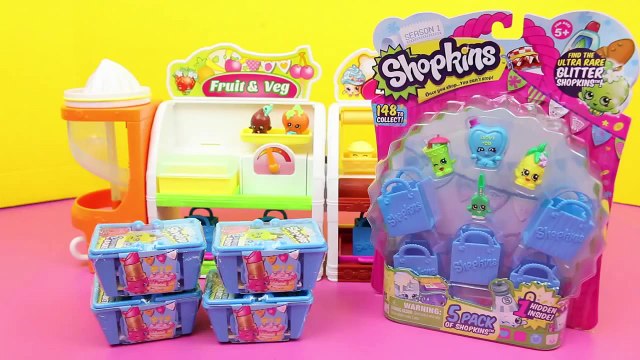 Frozen Elsa and Anna Shopping for Shopkins Blind Bags at Fruit and Veg Stand by DisneyCarToys