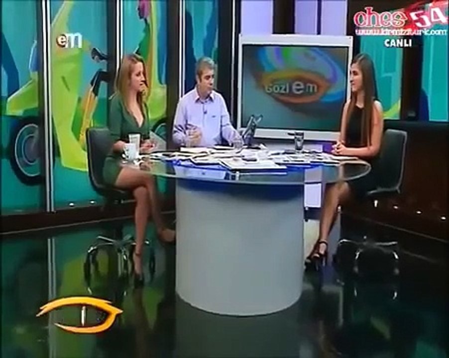 Arzum Uzun Büyük Göğüs Dekoltesi   Tvem
