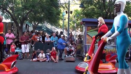 Disneyland California Adventure: Pixar Play Parade (Full)
