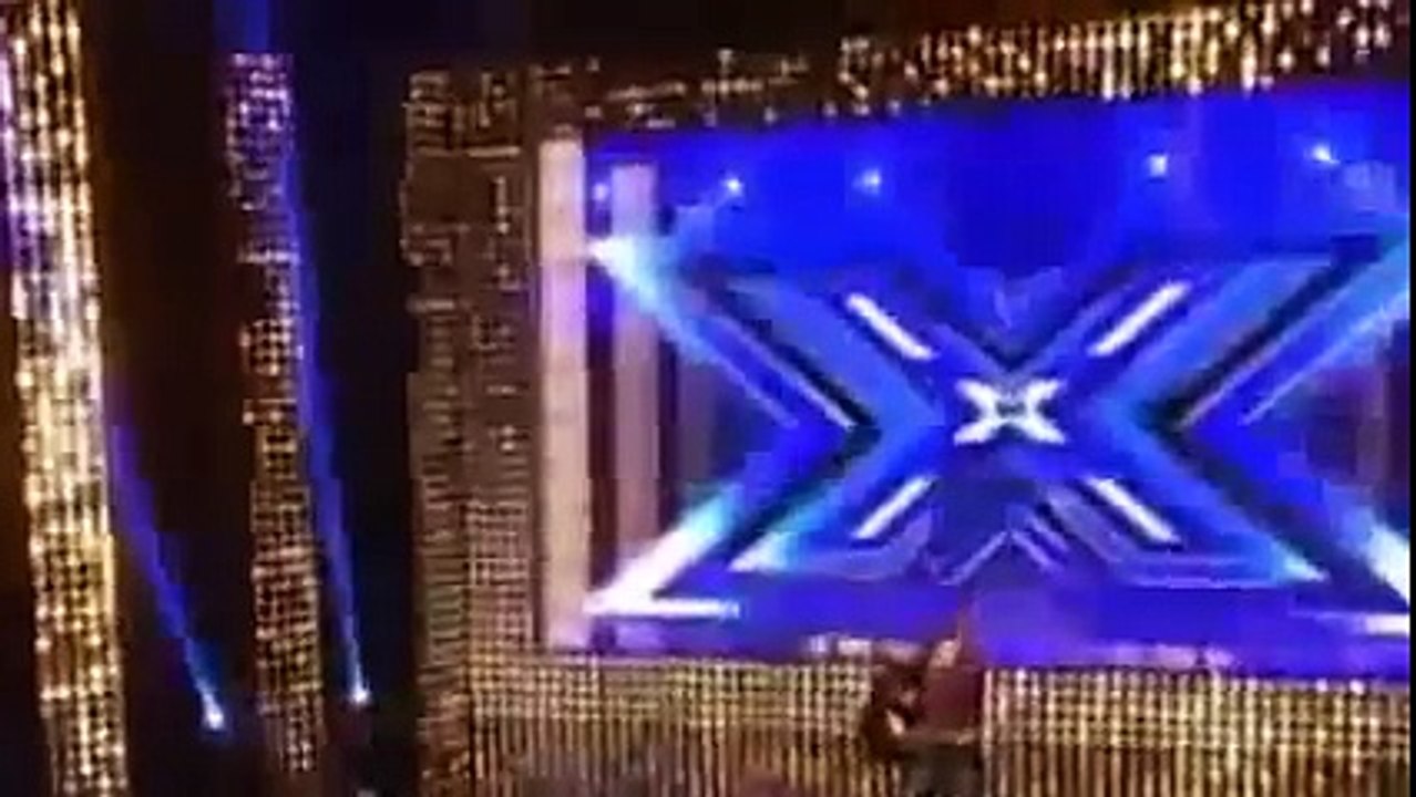 فتاة مسلمة - صوت اكثر من رائع - برنامج المواهب الهولندي  Holland got talent
