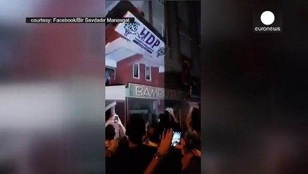 Turchia. Oltre 120 sedi del partito filo-curdo Hdp prese d'assalto in tutto il Paese