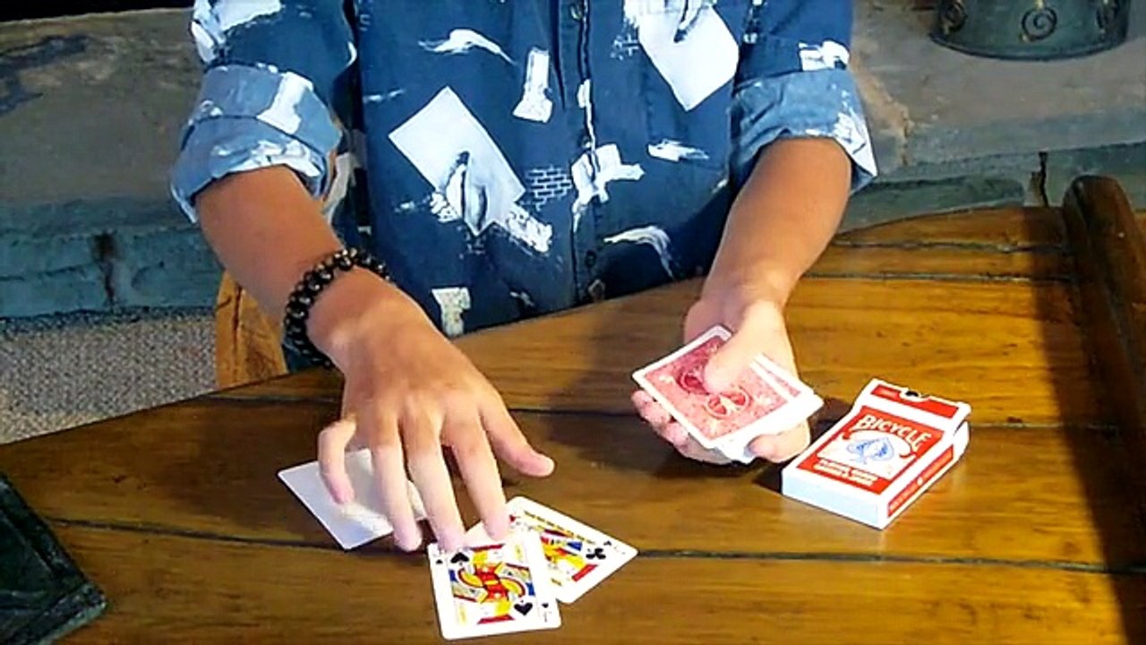 Gone 60 seconds by Zachary Tolstoj (Card Tricks - Streaming HD)