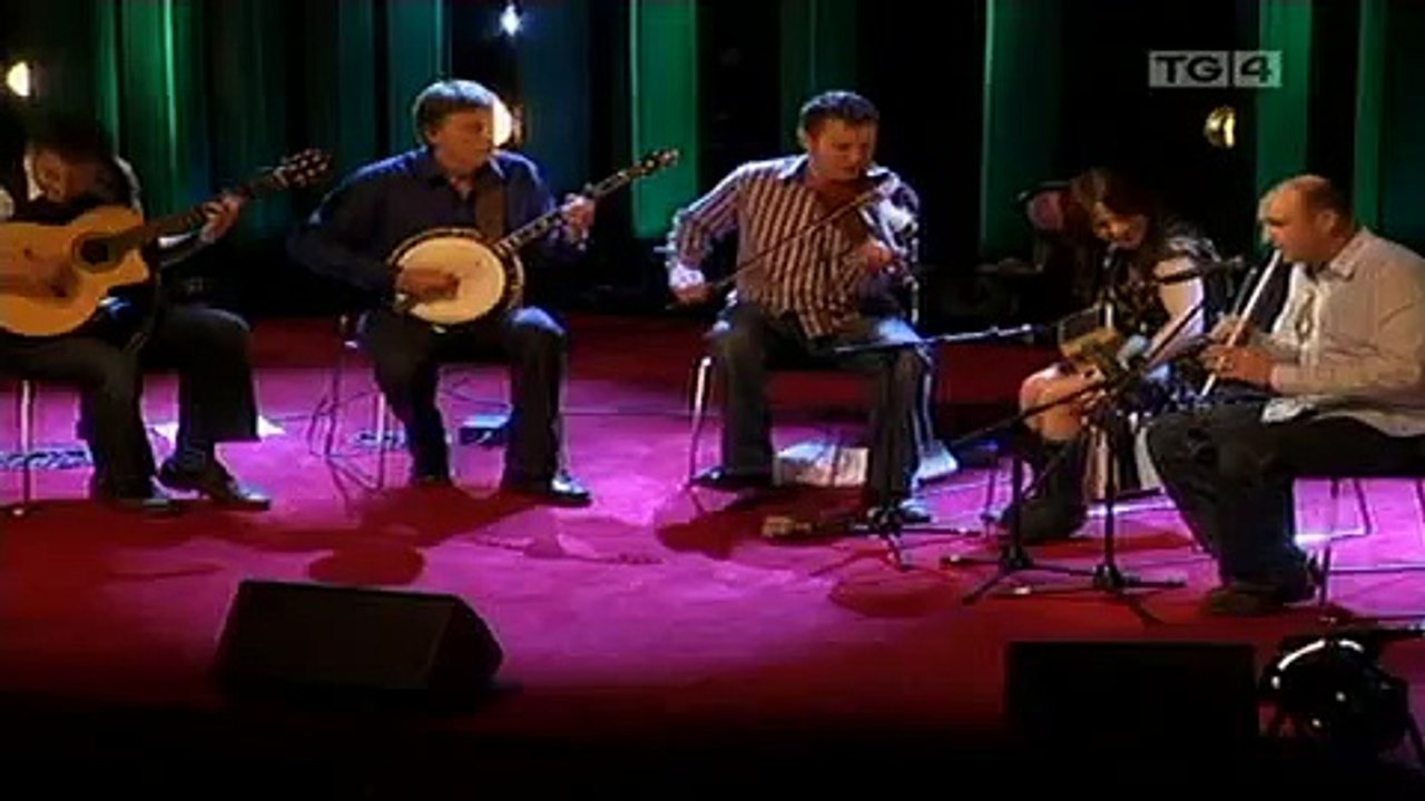 An Chóisir-Muireann Nic Amhlaoibh,le fotheidil, Mulcahys,Sharon Shannon(Gradam Ceoil TG4)