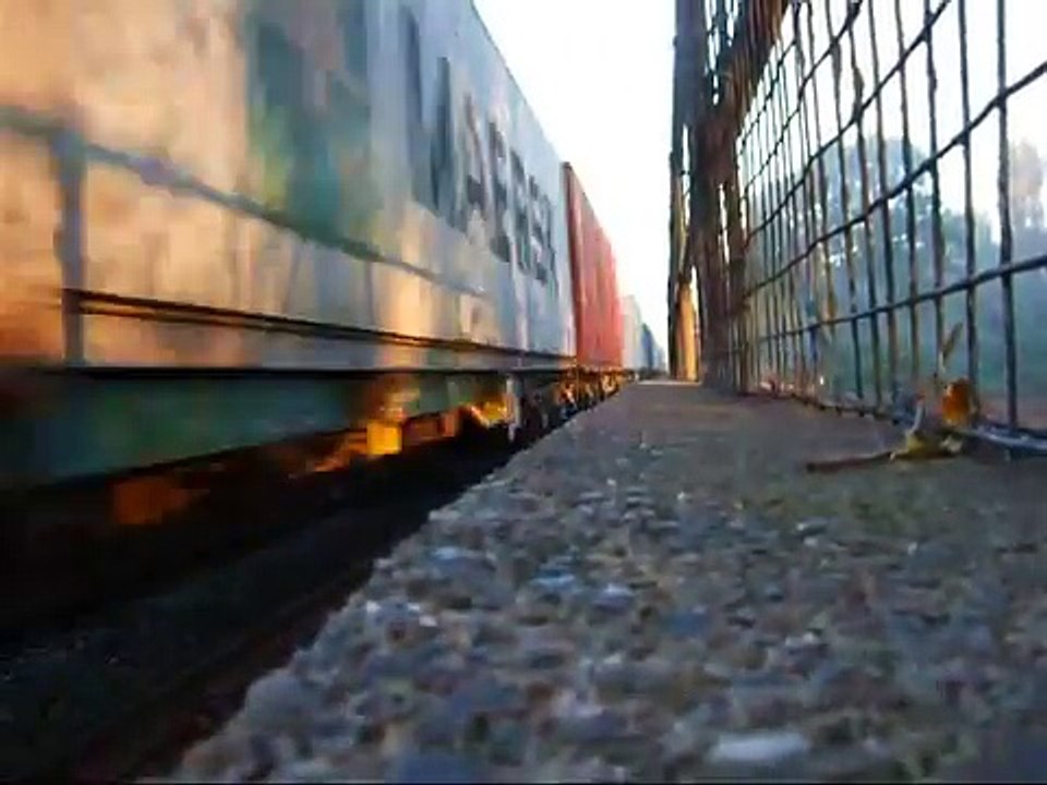 Electric 86101 sparking under frosty wires at speed