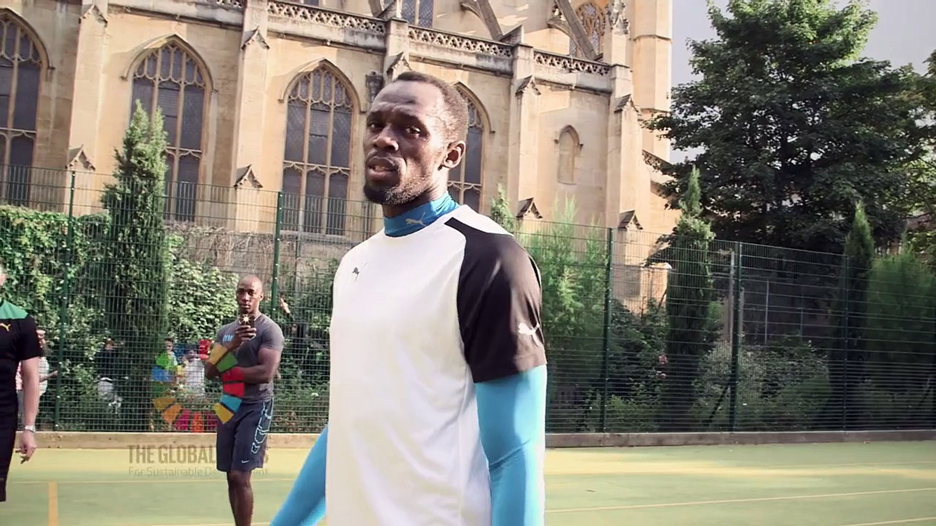 ⁣Usain Bolt Takes The Dizzy Goals Challenge
