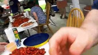 How to eat a crawfish