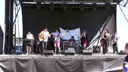 Sandy School of Rock Show Band at Country Fan Fest 2 001 Talking Heads   Burning Down the House