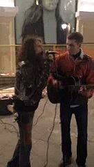 Aerosmith Steven Tyler sang with the street musician - Moscow 04.09.2015