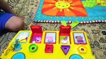 Peppa Pig e George Brincando Ônibus Pintinho Amarelinho Galinha Pintadinha Brinquedos. Em Português